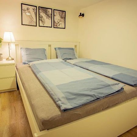 Cosy 2 Bedroom Flat In Akacfa St., Sol Budapest Exteriör bild